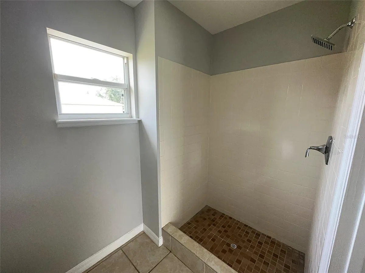 Building Photo - 723 Parrot Ct #723