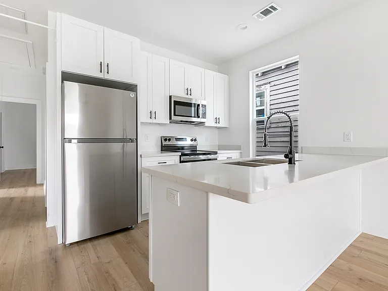 3015 Burdette St #3015 — Photo 4