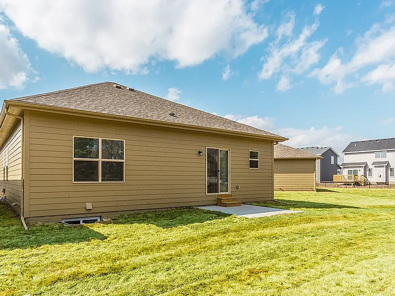 1647 Glade Dr SW — Photo 17