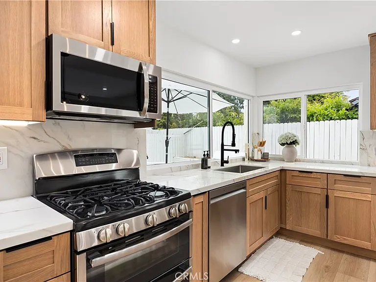 24091 Marathon St — Photo 15