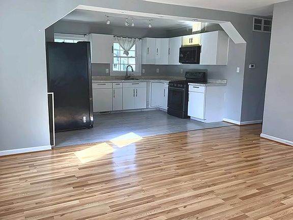 3rd image of 9204 5th St