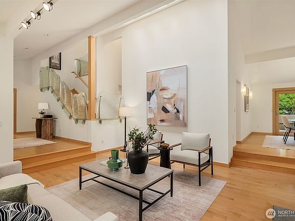 5th image of 12820 NE 39th Street