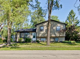 1430 Round Lake Dr, Round Lake Beach, IL