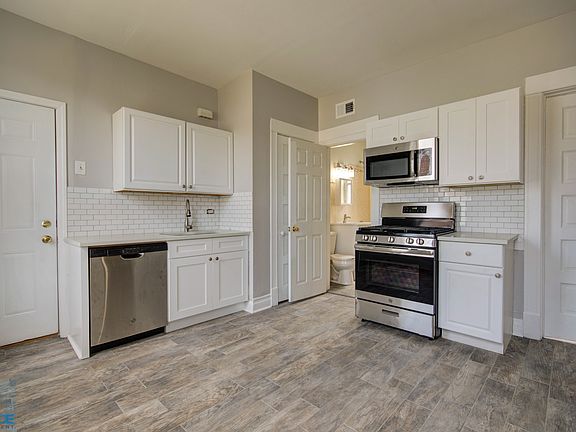 2828 North Lawndale Avenue Kitchen Style One Photo