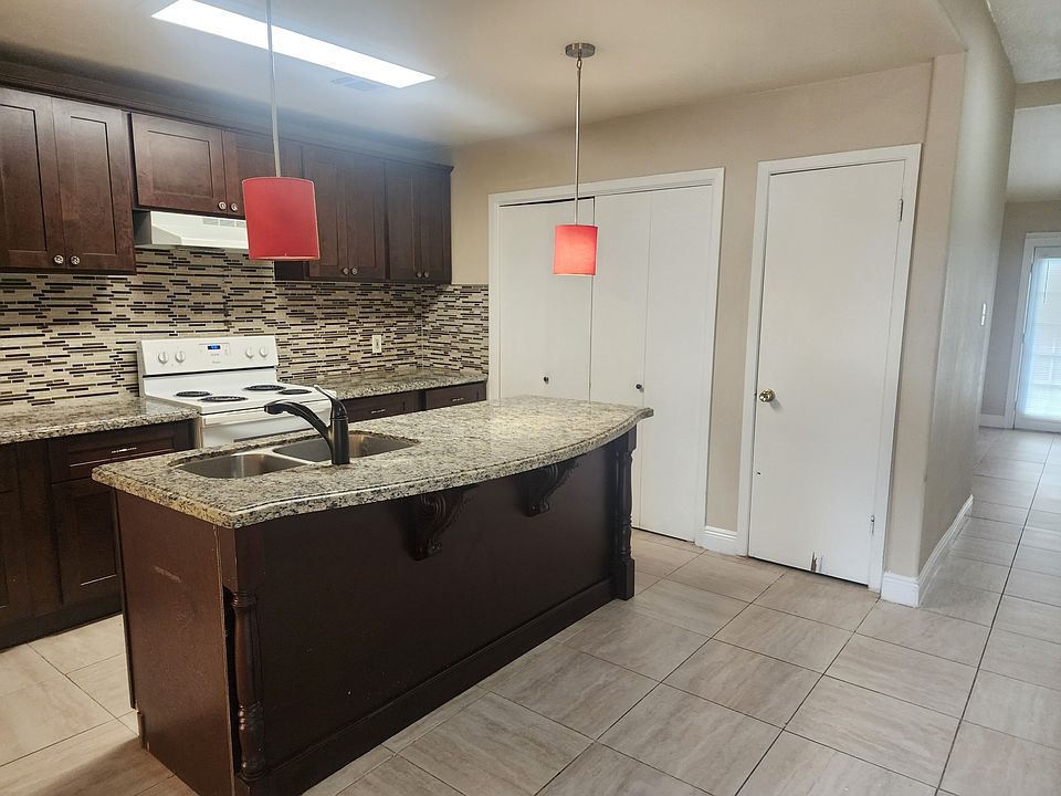 1st image of 3775 Heatherwood Dr