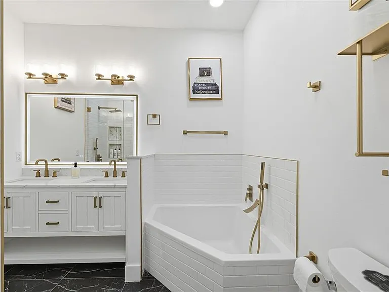 2075 Jewell Ave — Photo 16