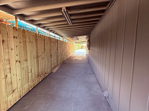 4th image of 118 W Greenway