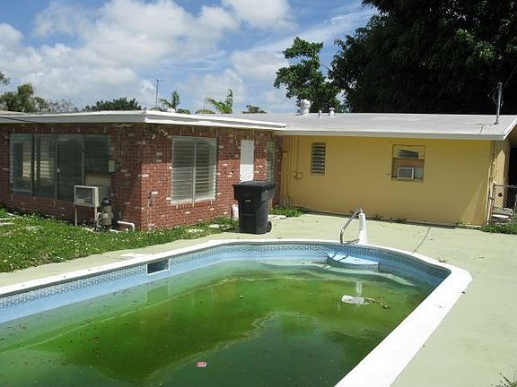 4th image of 1626 NW 15th Ter