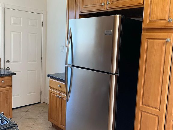 3rd image of 179 Sickles Ave #179