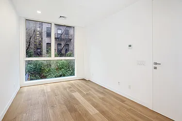 Sold by Isen & Company : Real Estate Advisors