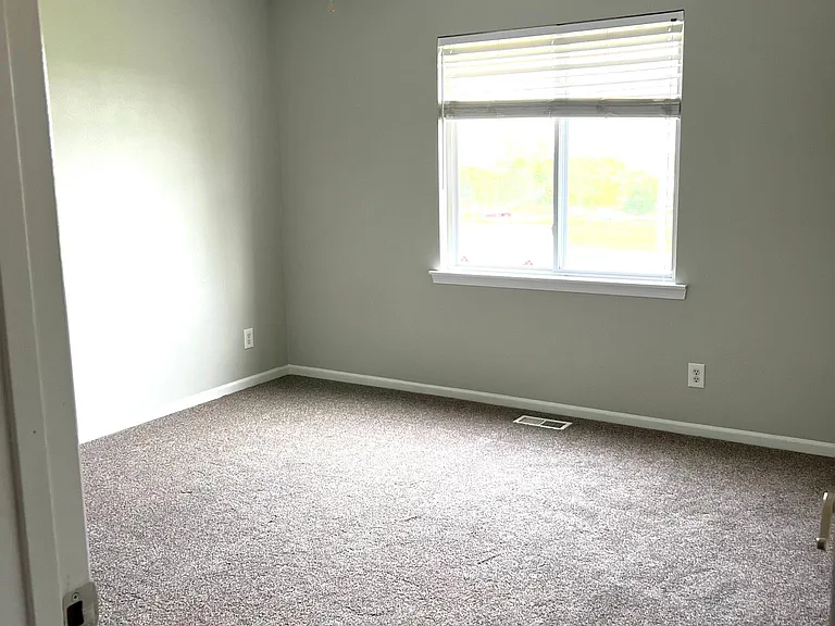15301 Davidson St — Photo 11