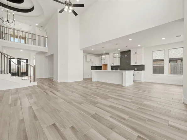 26614 Astrid Heights Rd, Richmond, TX 77406