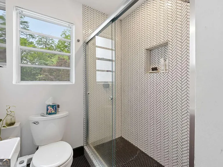 2240 Cheshire Bridge Rd NE #205 — Photo 12