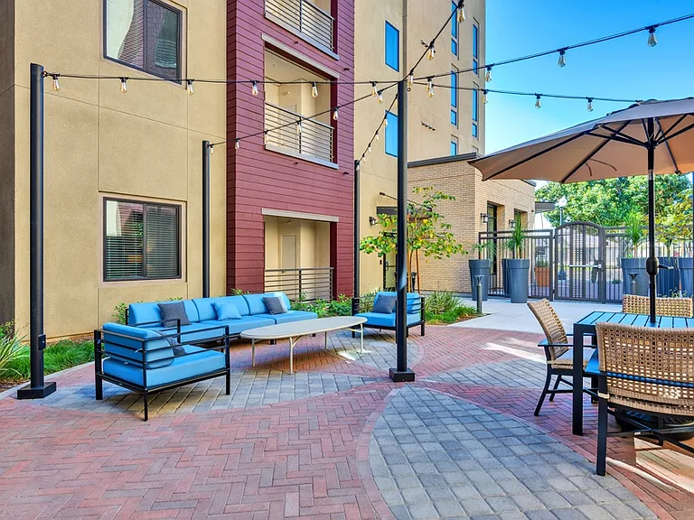 Downtown Ontario Luxury Apartments — Photo 90