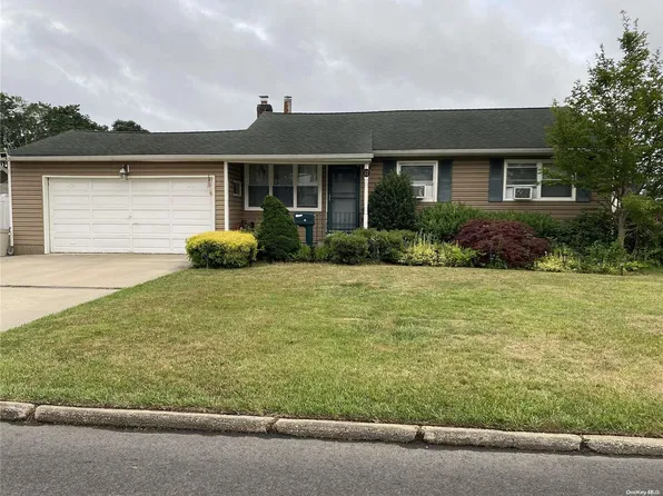 12 Dollard Drive, North Babylon, NY 11703