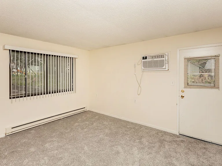 ONE MONTH FREE rent PLUS reduced rents! — Photo 10