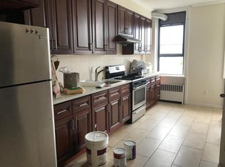 558 Grandview Ave, Ridgewood, NY 11385