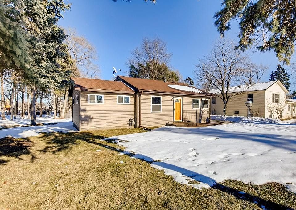 1st image of 5944 Elmhurst Ave