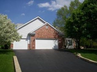 225 Darien Ln, Dundee, IL 60118