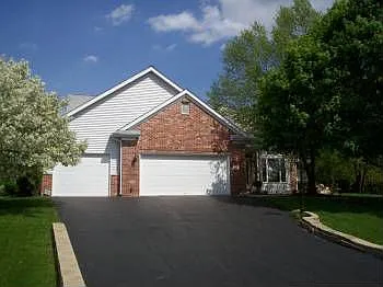 225 Darien Ln photo 1