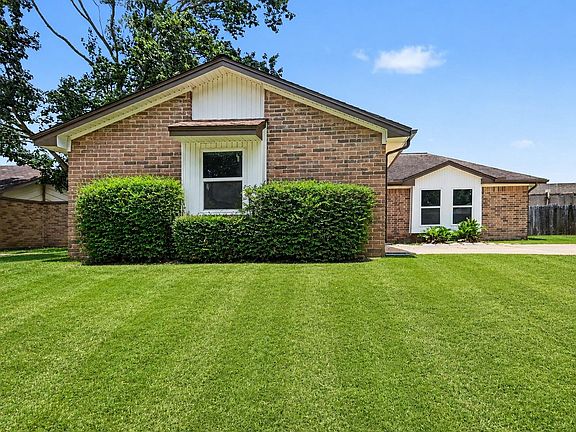 2nd image of 1915 Fernspray Ln