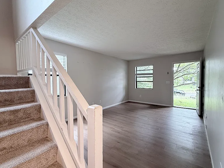 4849 Herndon Dr — Photo 6