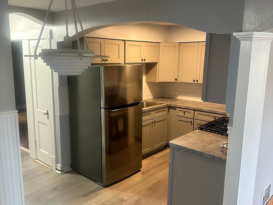 1st image of 35 Linview Ter #A