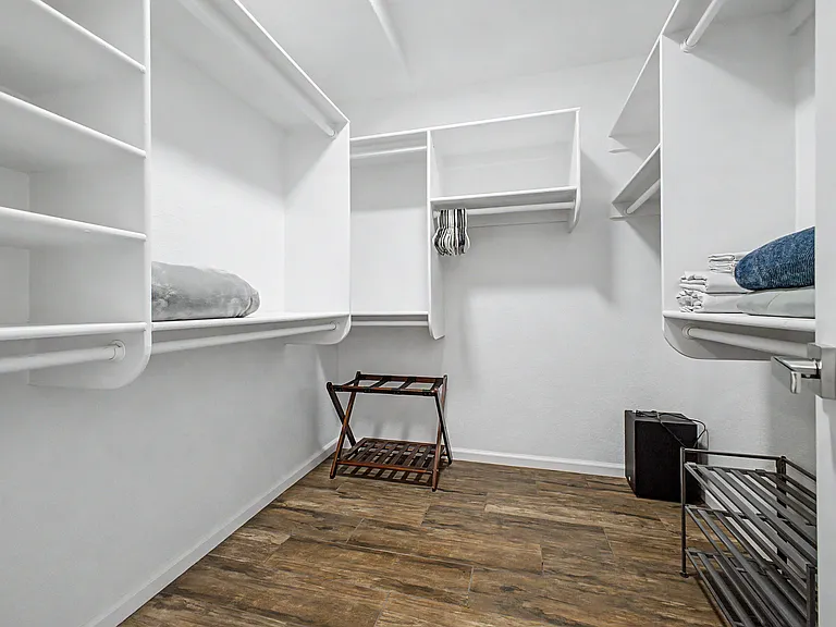 7243 W Morrow Dr — Photo 12