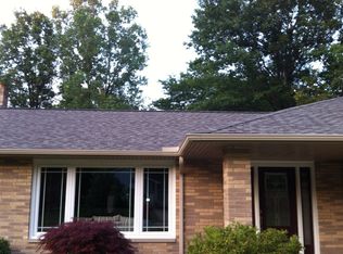 619 Sturbridge Dr, Highland Heights, OH 44143