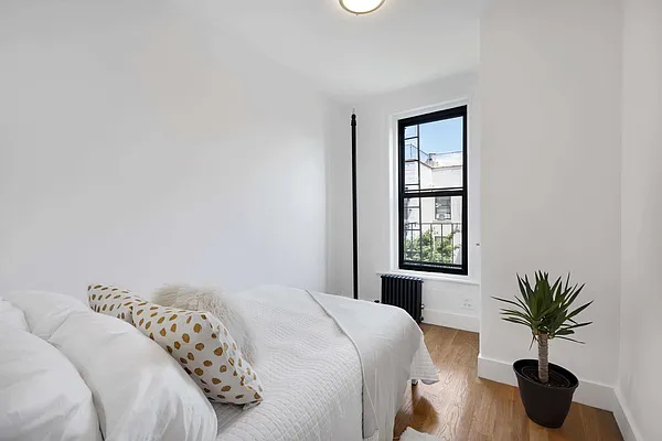 Rented by Compass | media 18