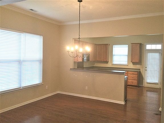 5th image of 112 Kensington St