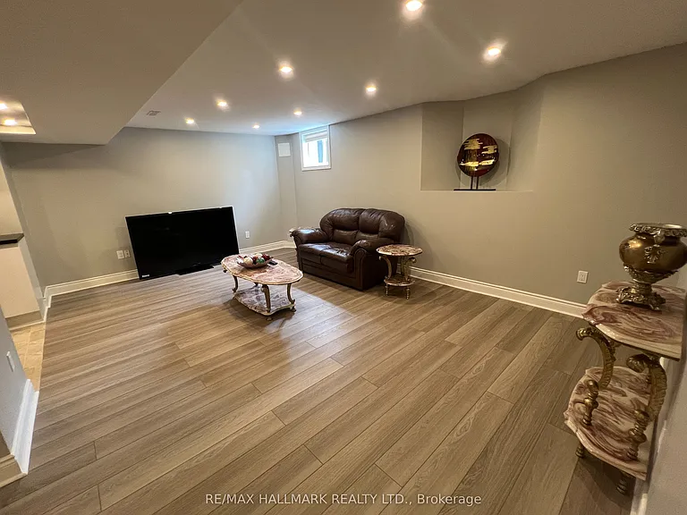 15 Cormorant Cres #BASEMENT — Photo 4
