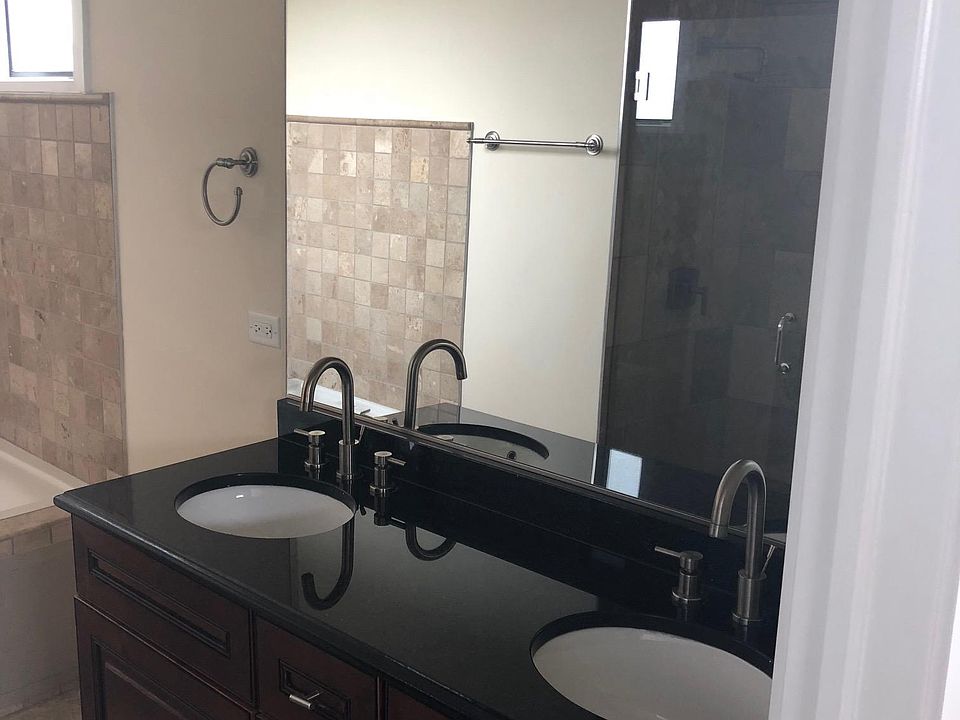 1st image of 2521 W Flournoy St APT 1