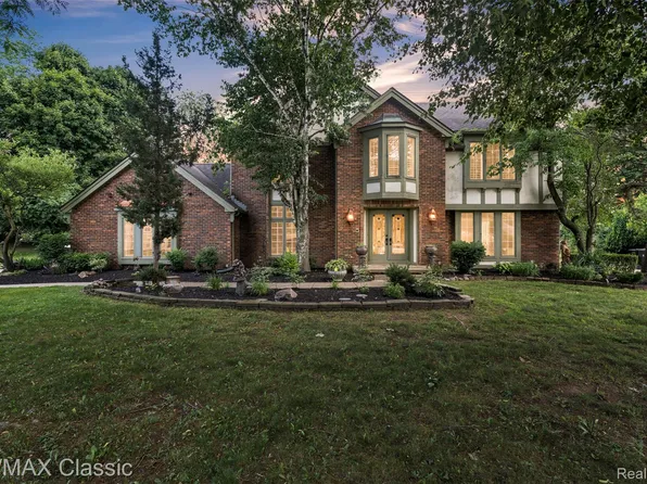 29942 Deer Run Ct, Farmington, MI 48331