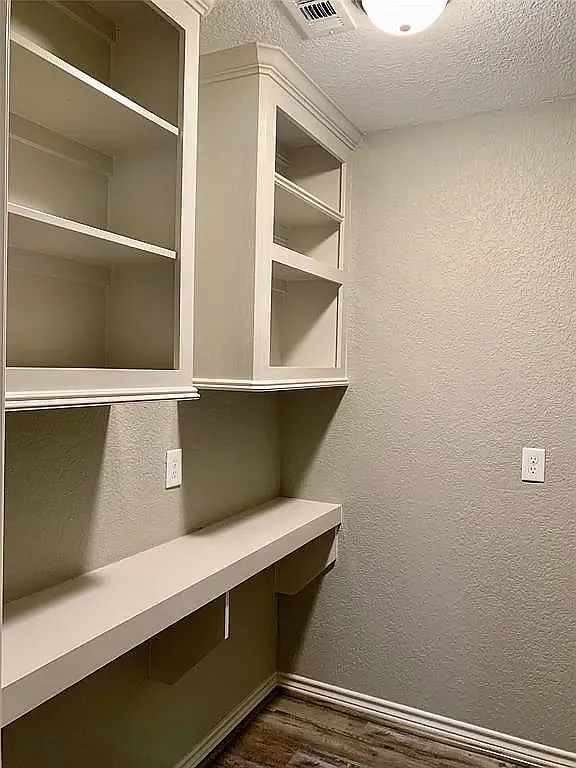 4 bed, 1587 sqft, $1,700 — Photo 4