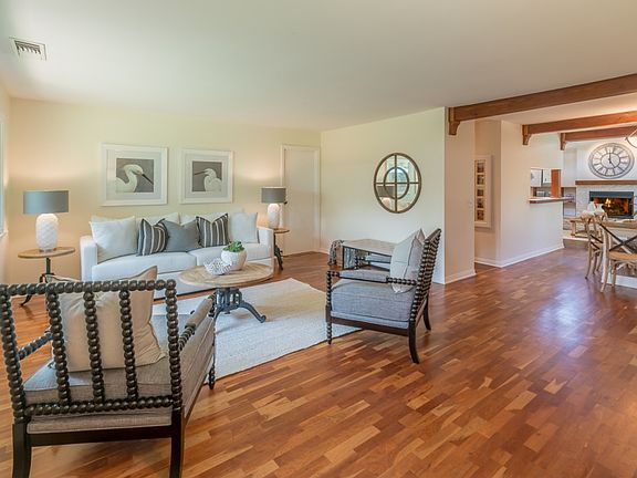 3rd image of 2556 Mesa School Ln