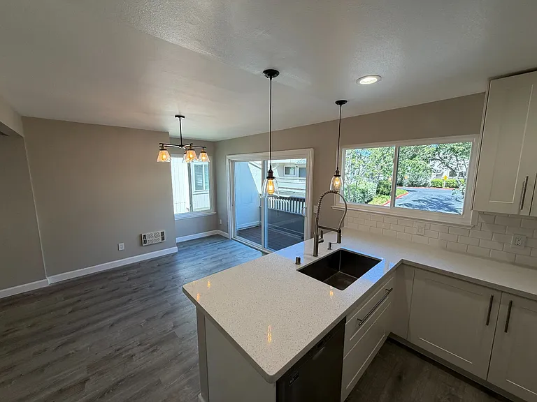 618 S Fair Oaks Ave — Photo 5
