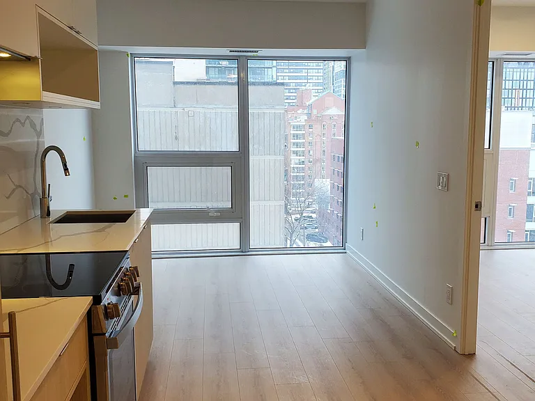 100 Queen St E #1015 — Photo 1