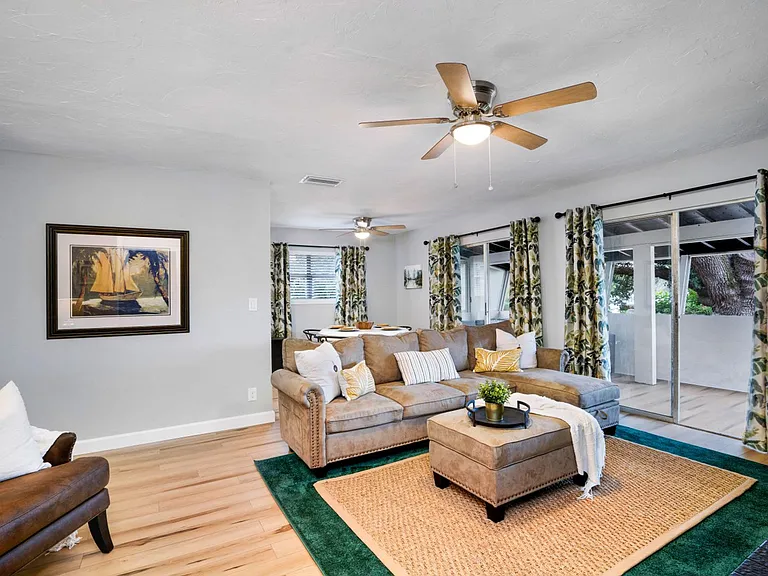 4705 Hollingsworth Ave — Photo 48