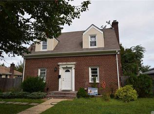 215 Lawson St, Hempstead, NY 11550