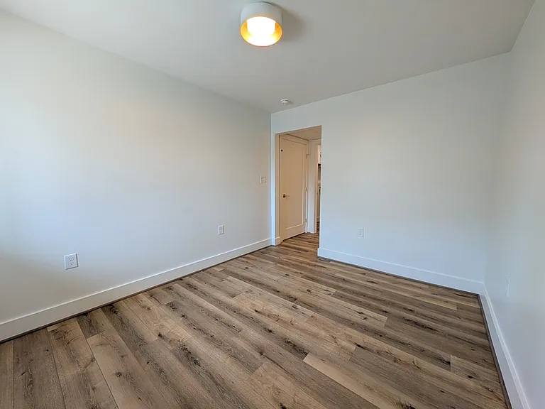 5900 Fort Ave #4 — Photo 9