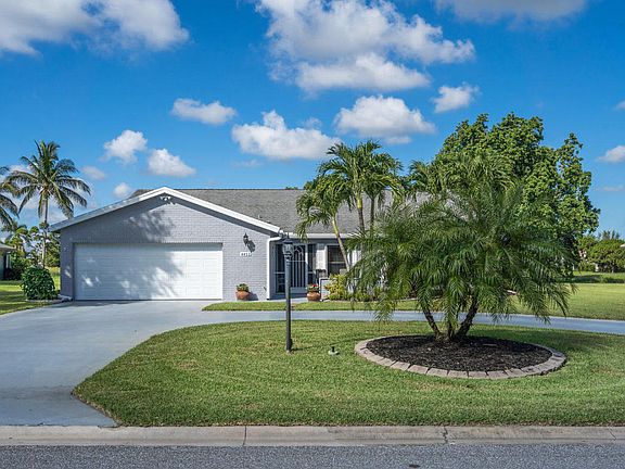 2nd image of 4412 Caryota Dr
