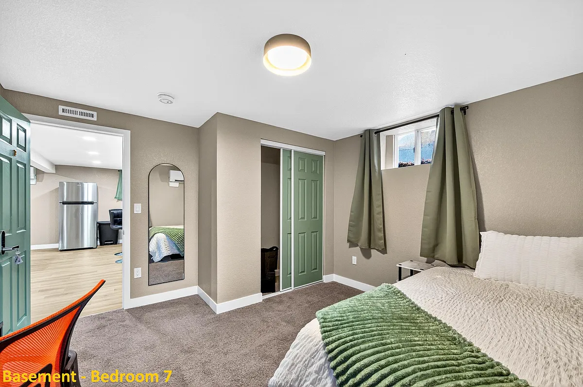 Building Photo - 1596 S Stuart St #1