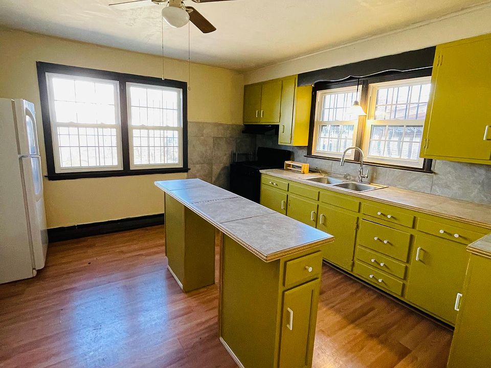 1st image of 163 Rosette St #2A