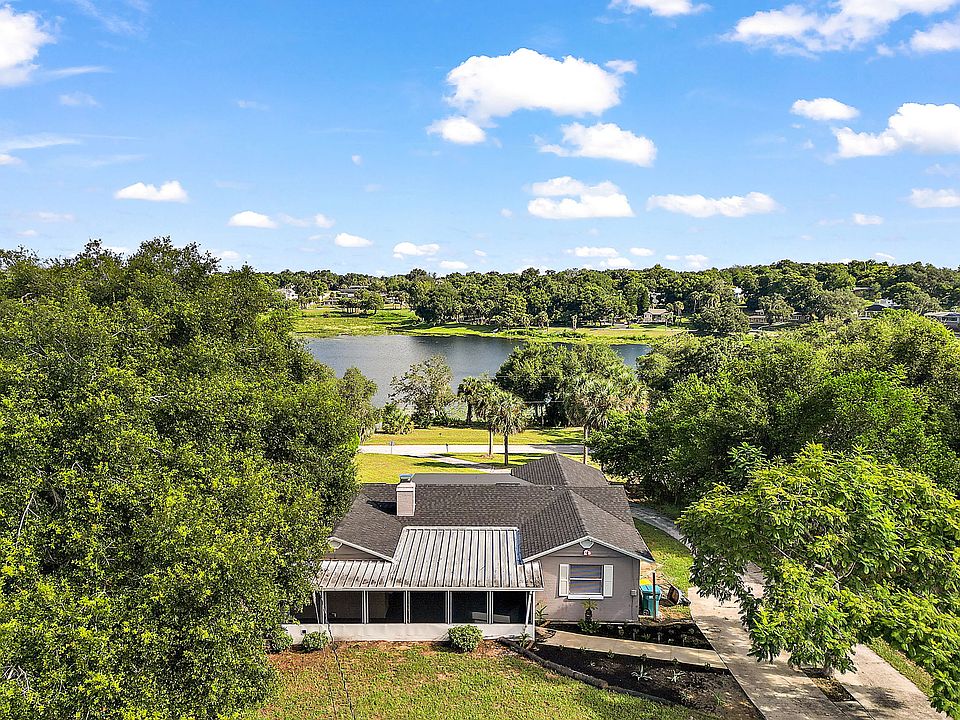 1st image of 810 Lake Gracie Dr