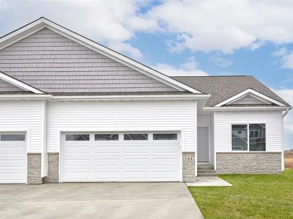 704 3rd St NW, Bondurant, IA 50035