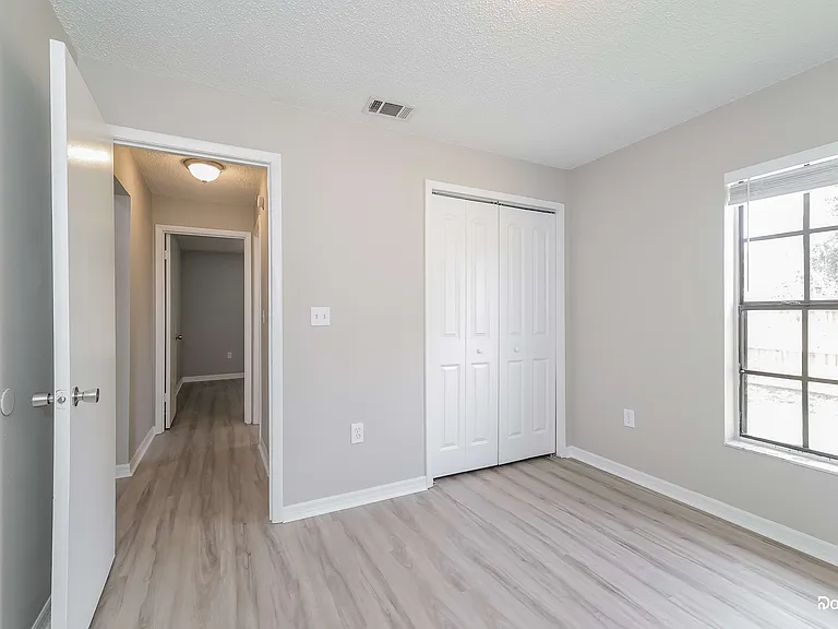 117 Dorchester Ct — Photo 12