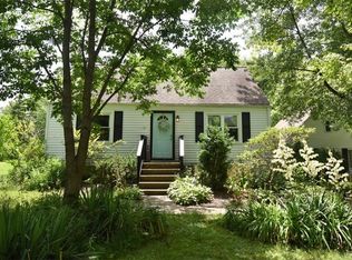 1156 Bell Rd, Chagrin Falls, OH 44022