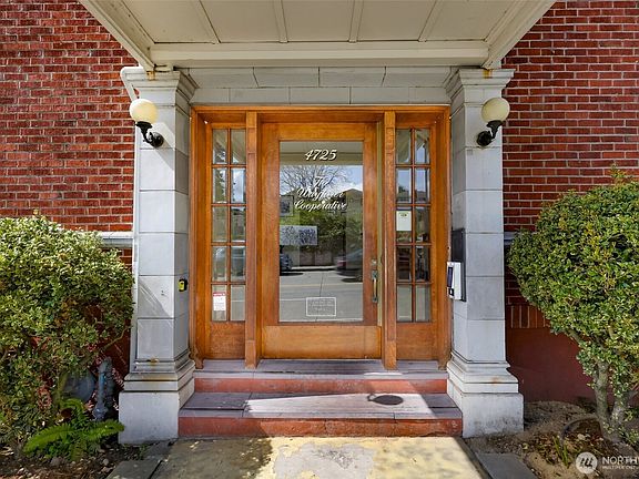 2nd image of 4725 15th Avenue NE #12