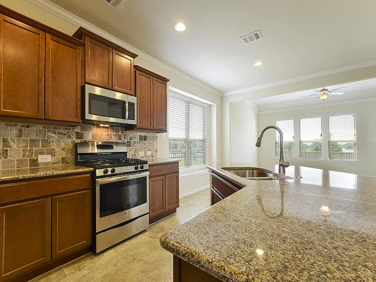 2617 Creeping Vine Ct — Photo 10